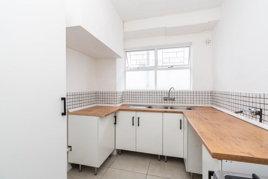 To Let 1 Bedroom Property for Rent in Green Point Western Cape